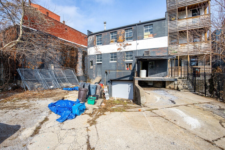 More Photos Of 122 E Liberty St, Cincinnati Warehouse For Lease