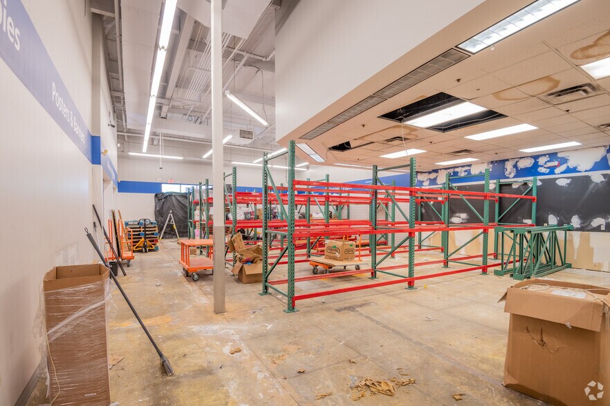 More Photos Of 2800 Power Inn Rd, Sacramento Freestanding For Lease