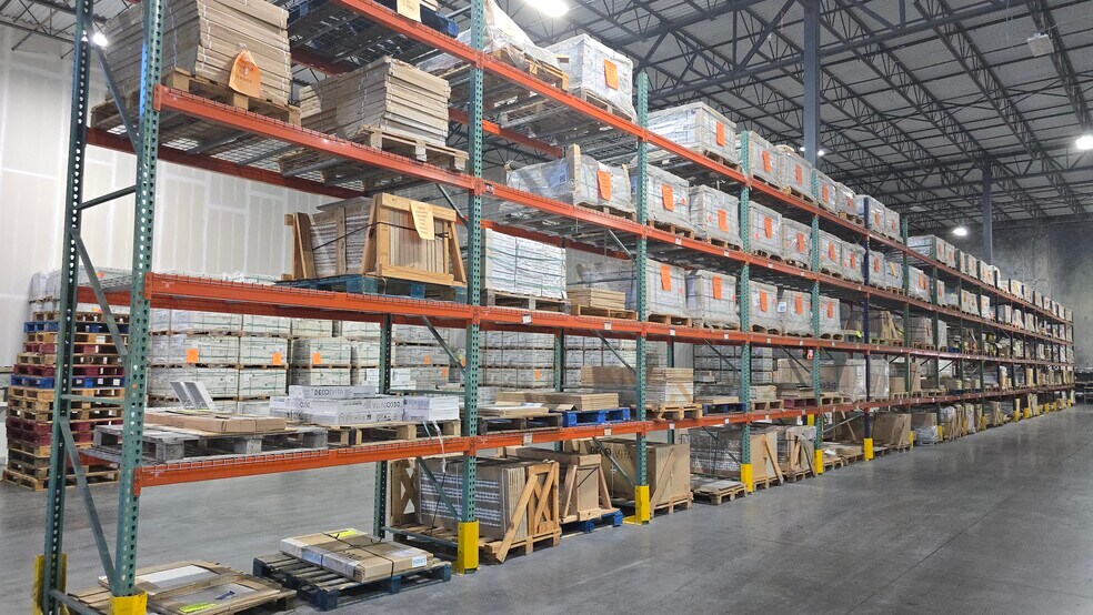 More Photos Of 5870 W Fuqua St, Houston Distribution For Lease