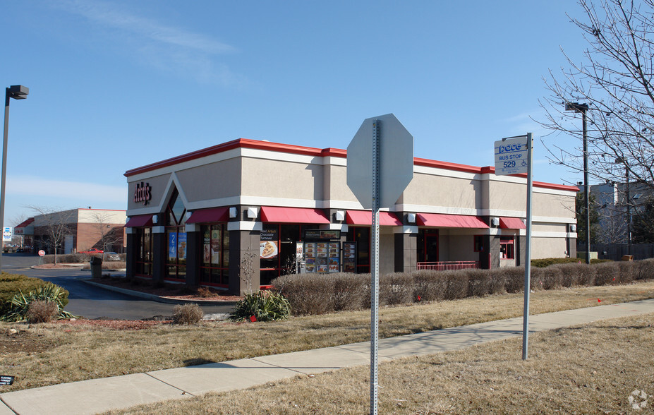 Primary Photo Of 240 Douglas Rd, Oswego Fast Food For Lease