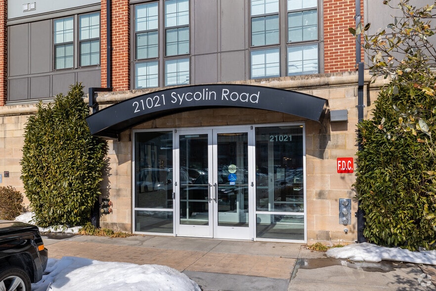 More Photos Of 21021 Sycolin Rd, Ashburn Storefront Retail Office For Lease