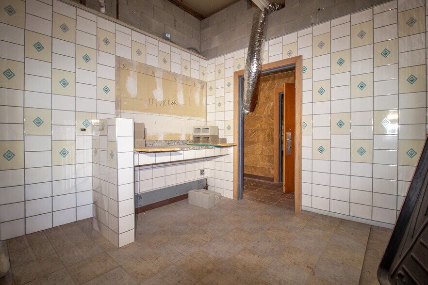 More Photos Of 4061 Richard Gordon Hatcher Blvd, Gary Flex For Sale