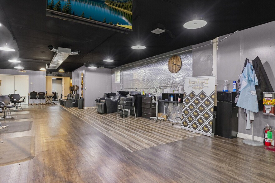 More Photos Of 700 N Union Ave, Alliance Freestanding For Sale