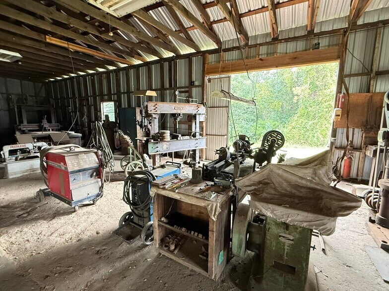 More Photos Of 245 E Washington St, Abbeville Industrial For Sale