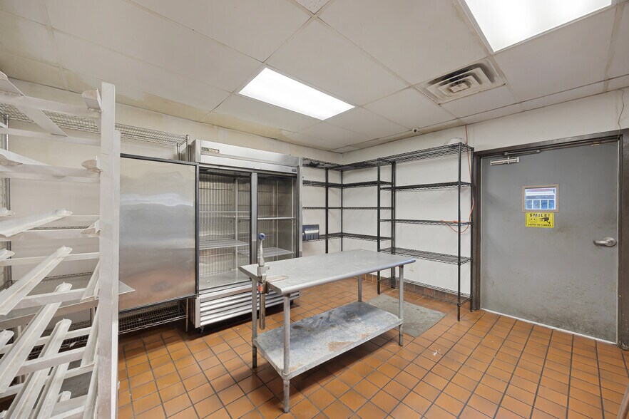 More Photos Of 71 Carriage House Dr, Jackson Restaurant For Sale