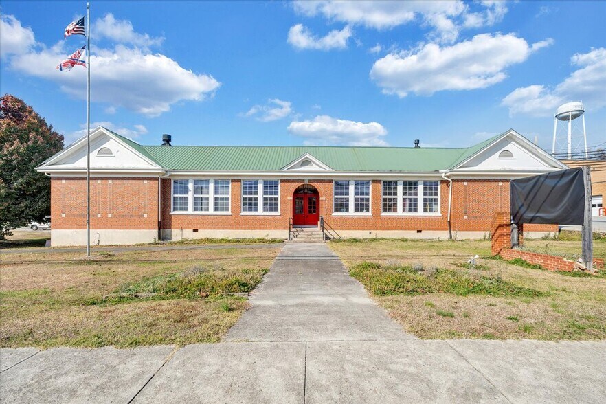 More Photos Of 5383 Lee Hwy, Troutville Freestanding For Sale