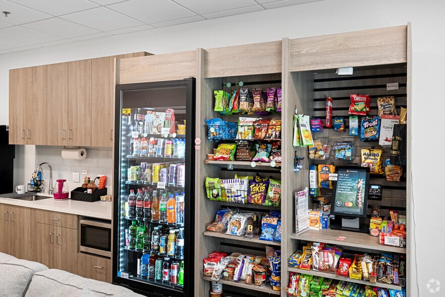 More Photos Of 28632 Roadside Dr, Agoura Hills Loft Creative Space For Lease