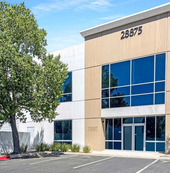 More Photos Of 28875 Industry Dr, Valencia Warehouse For Lease