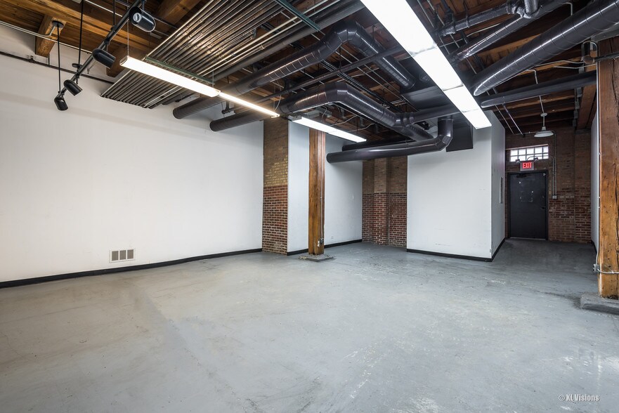 More Photos Of 1229 N North Branch St, Chicago Light Manufacturing For Lease