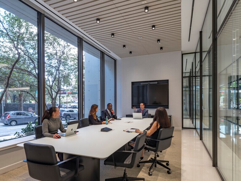 More Photos Of 2 S Biscayne Blvd, Miami Office Residential For Lease