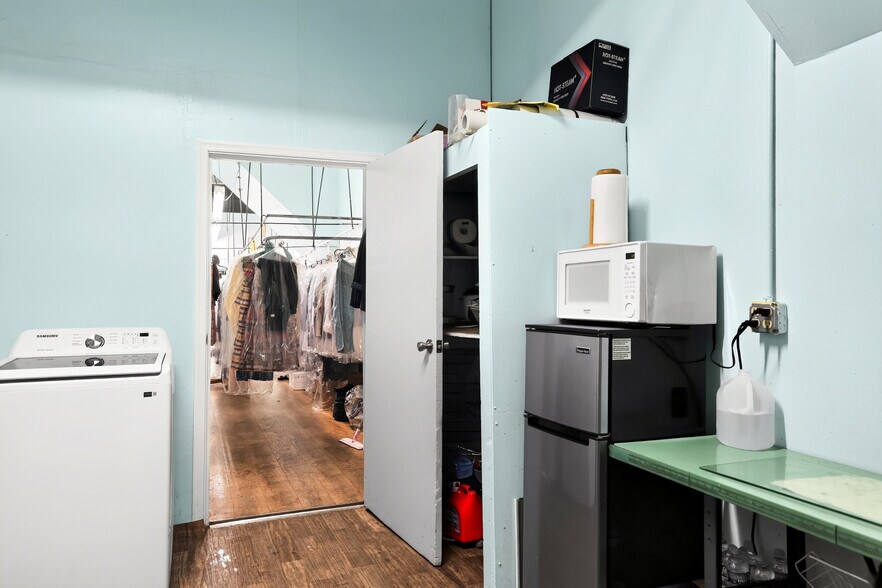 More Photos Of 219-221 Market St, Philadelphia Storefront Retail Residential For Sale
