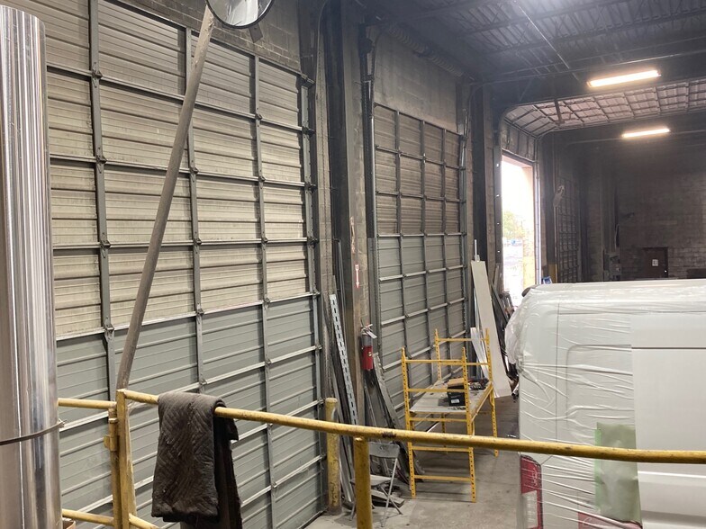 More Photos Of 4 Beakes St, Ewing Warehouse For Lease