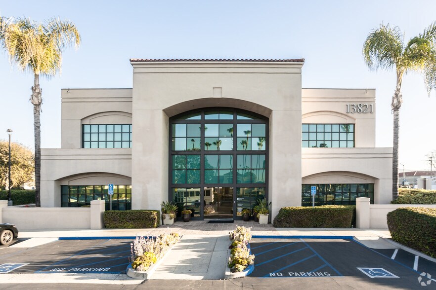 More Photos Of 13821 Newport Ave, Tustin Office For Lease