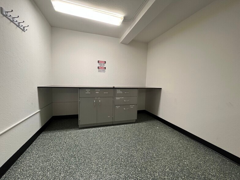 More Photos Of 1200 5th St, Berkeley Light Manufacturing For Sale