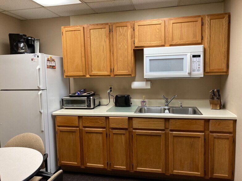 More Photos Of 5464 N Port Washington Rd, Milwaukee General Retail For Lease
