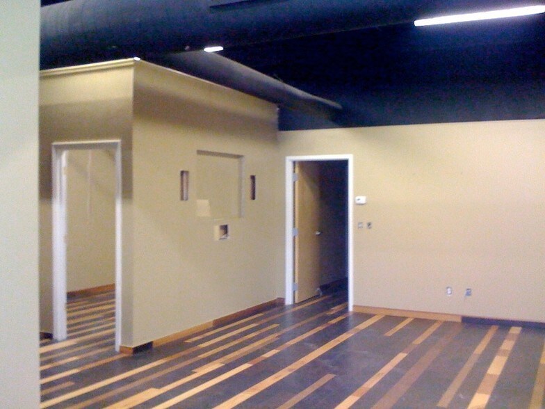 More Photos Of 2315 25th Ave, Gulfport Freestanding For Lease