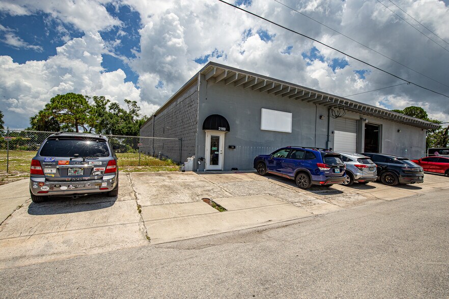 More Photos Of 2169 10th St, Sarasota Warehouse For Sale