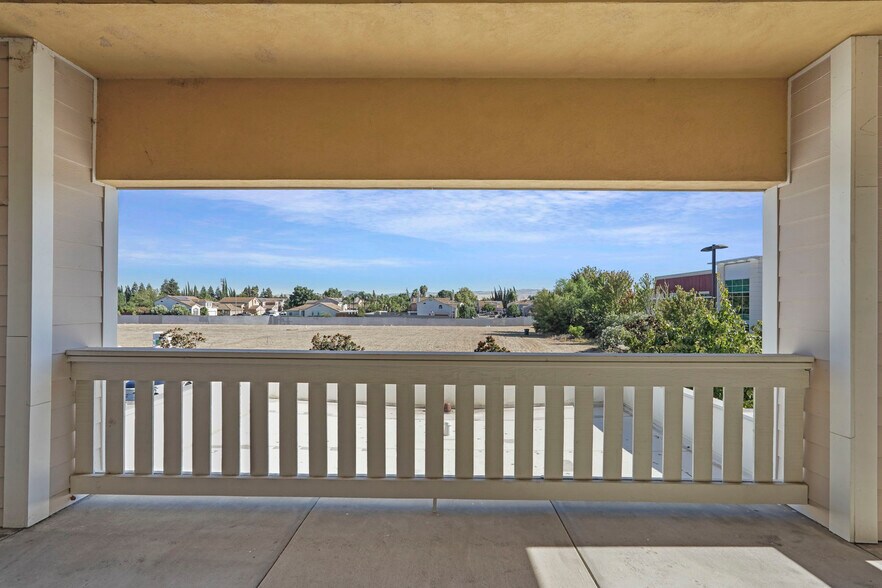More Photos Of 2140 W Grant Line Rd, Tracy Office For Sale