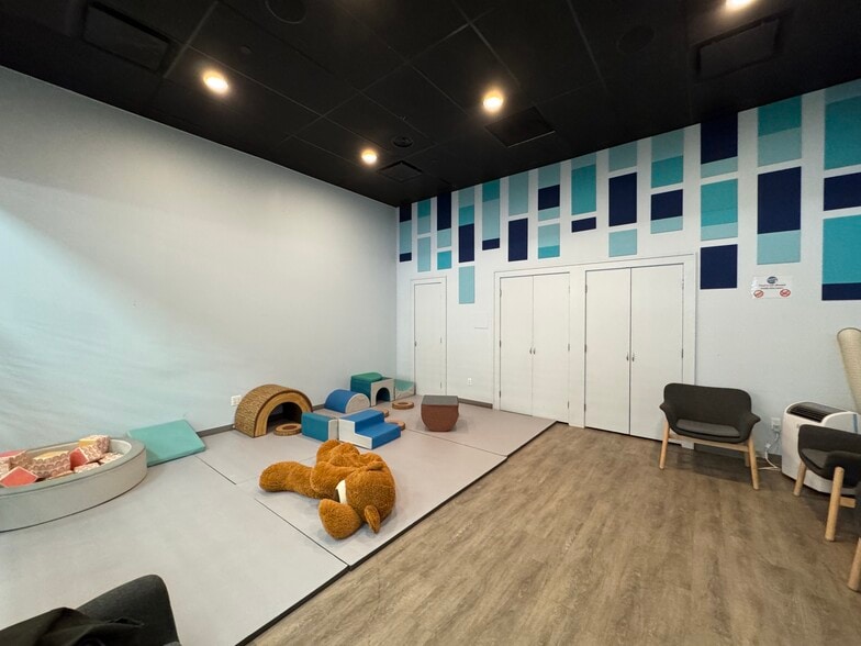 More Photos Of 5 Broad St, Stamford Fast Food For Lease