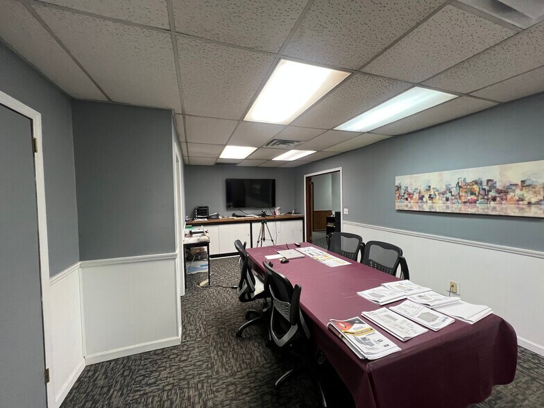 More Photos Of 1922 Elm Tree Dr, Nashville Distribution For Sale