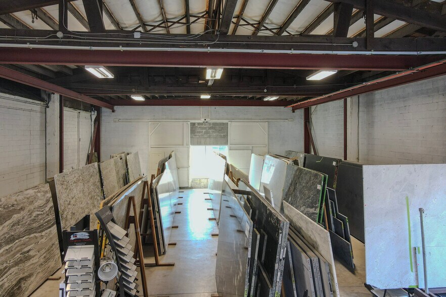 More Photos Of 403 NE Winchester St, Roseburg Freestanding For Sale