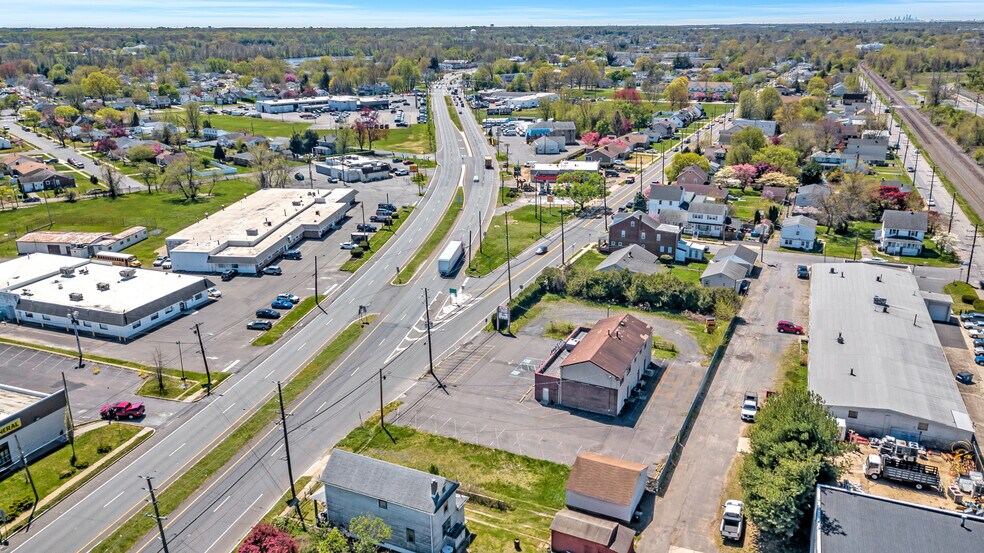 More Photos Of 1137 Bordentown Rd, Burlington Bar For Sale