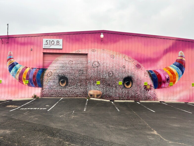 More Photos Of 440 E Saint Elmo Rd, Austin Unknown For Lease
