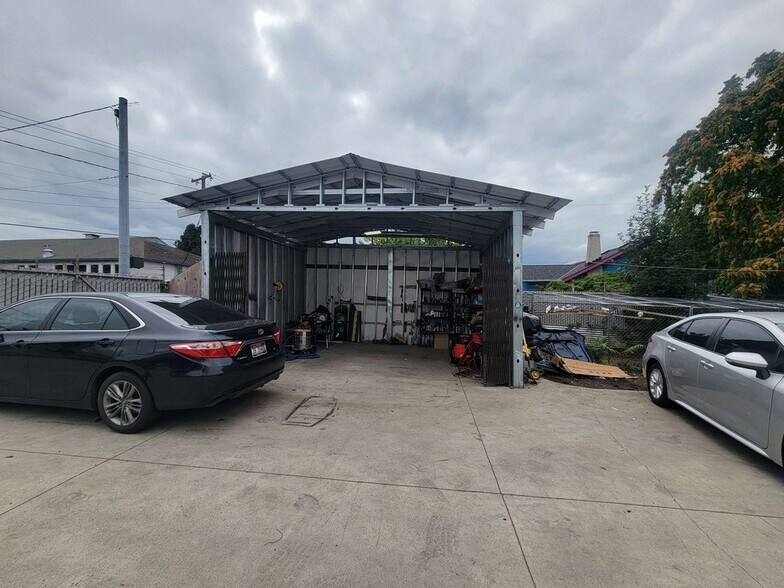 More Photos Of 8705 SE Foster Rd, Portland Service For Lease