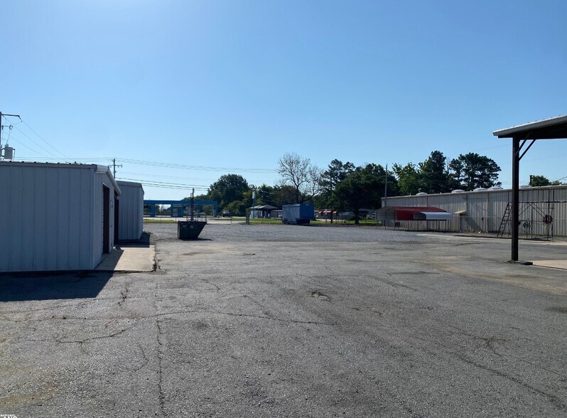 More Photos Of 1701 S Timber St, Stuttgart Office Residential For Sale