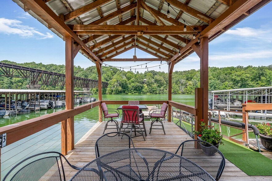 More Photos Of 1967 Rock Island Rd, Rock Island Marina For Sale