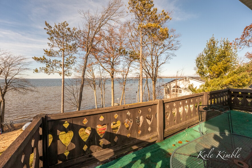 More Photos Of 104 W Houghton Lake Dr, Prudenville Hotel For Sale