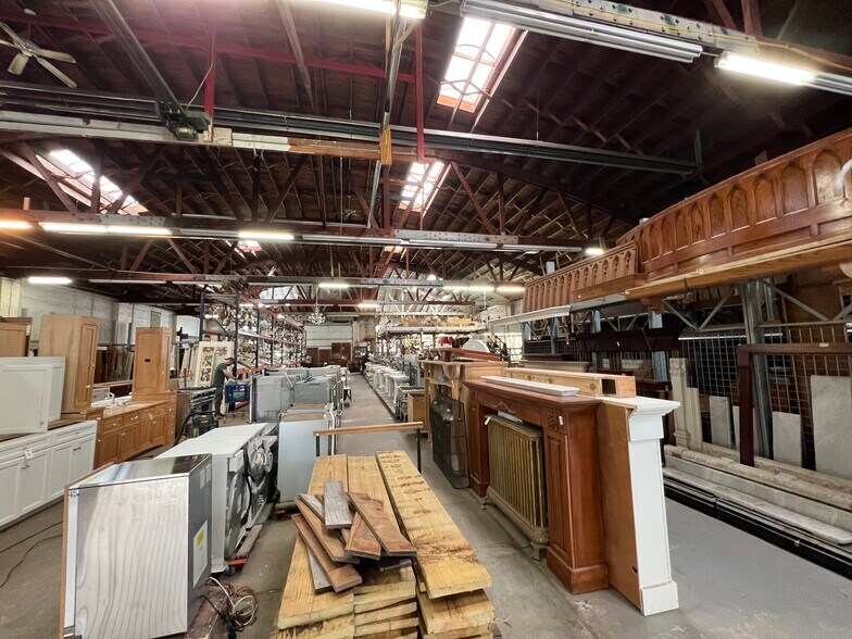 More Photos Of 7829-7839 W Grand Ave, Elmwood Park Warehouse For Lease