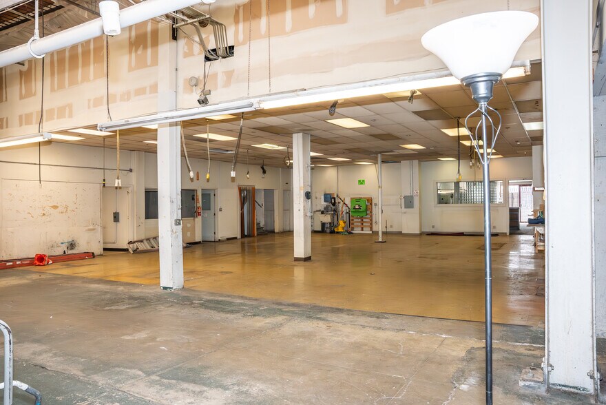 More Photos Of 475 4th St, San Francisco Service For Lease