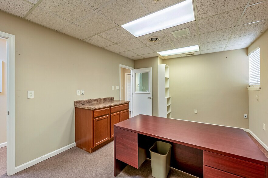 More Photos Of 65 E Main St, Pulaski Coworking Space