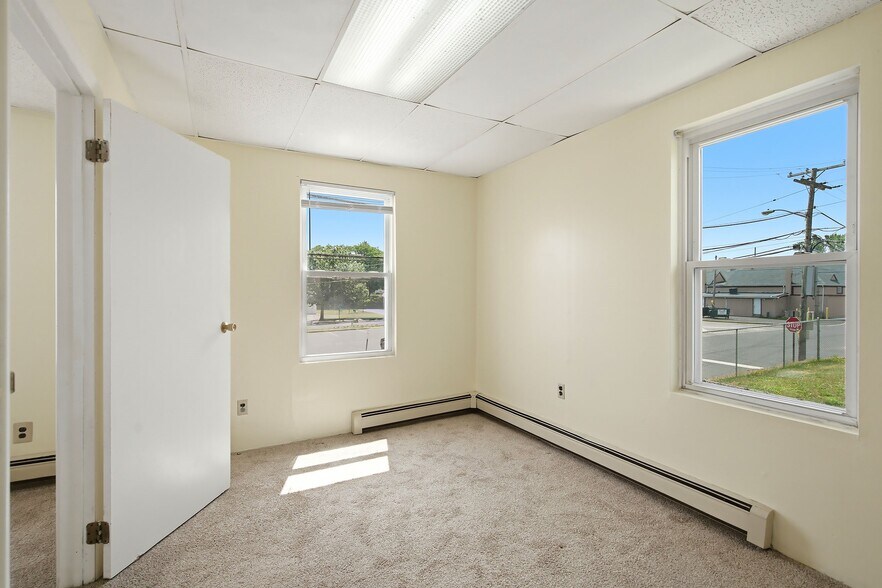 More Photos Of 275 Laurence Pky, South Amboy Apartments For Sale