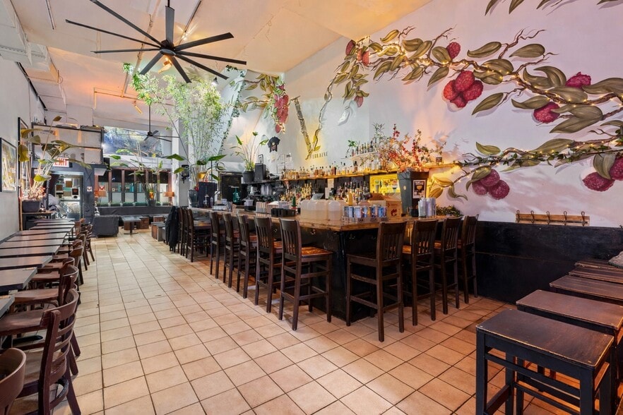 More Photos Of 110 Rivington St, New York Restaurant For Sale