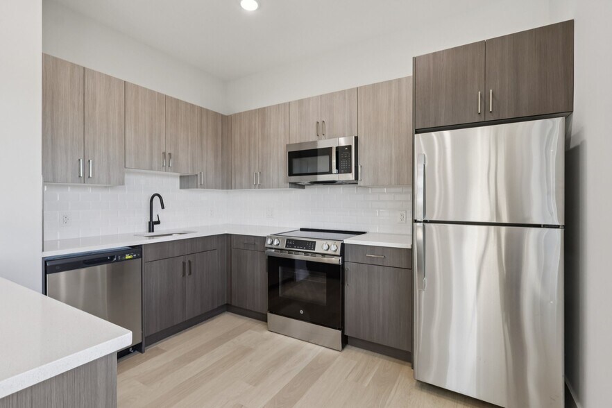 More Photos Of 34-40 Hudson St, Newark Apartments For Lease