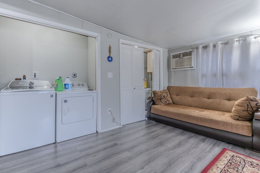 More Photos Of 49 N Broad St, Nazareth Storefront Retail Residential For Sale