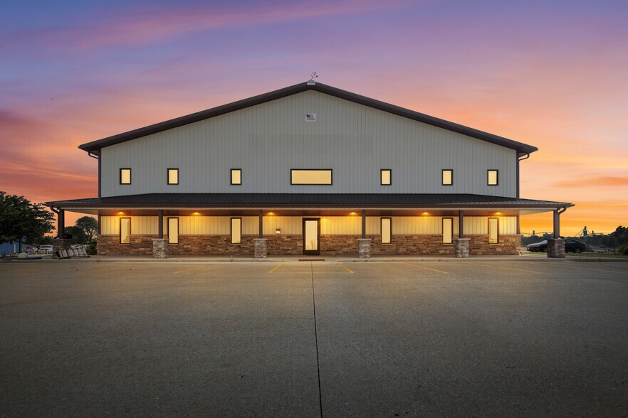 Primary Photo Of 680 Gerry Way, Darien Warehouse For Sale