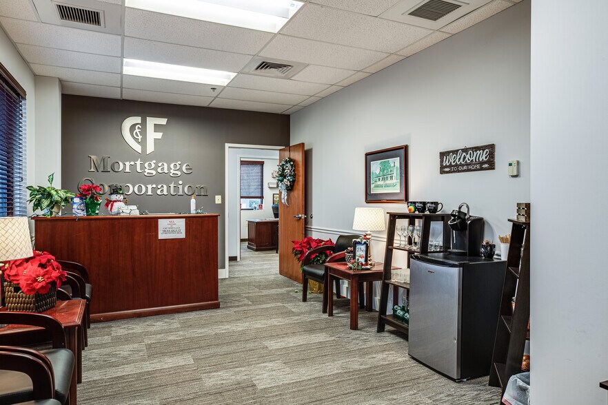 More Photos Of 2050 Gordon W Shelton Blvd, Fredericksburg Office For Lease