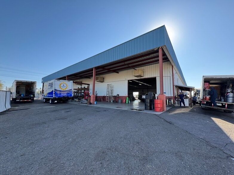 More Photos Of 9440 N 75th Ave, Peoria Warehouse For Lease