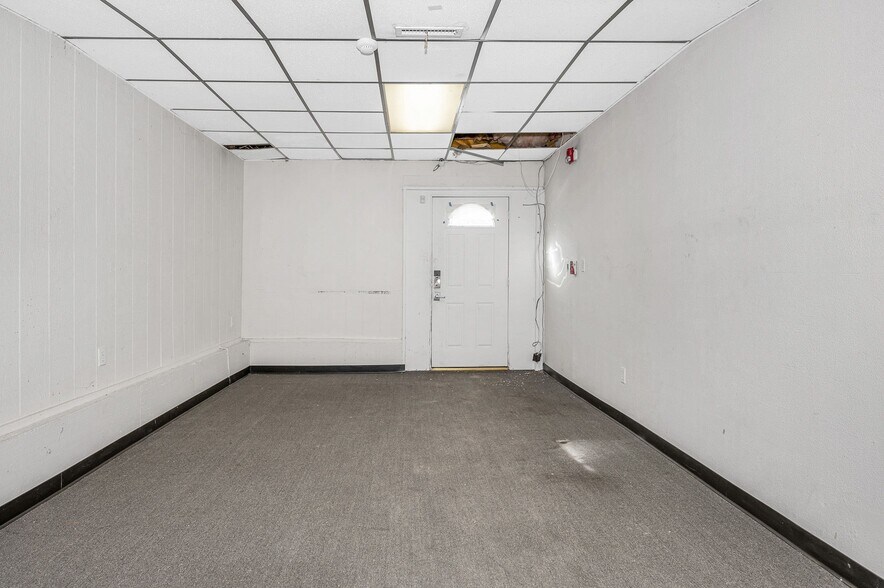 More Photos Of 16-20 Concord st, Lowell Office For Lease