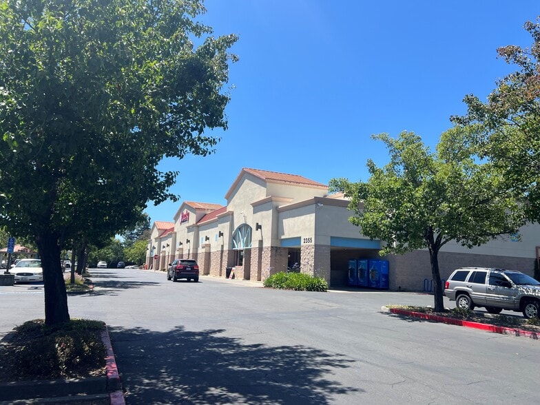 More Photos Of 2375 California Blvd, Napa General Retail For Lease