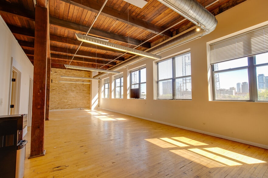 More Photos Of 1000 N Halsted St, Chicago Loft Creative Space For Lease