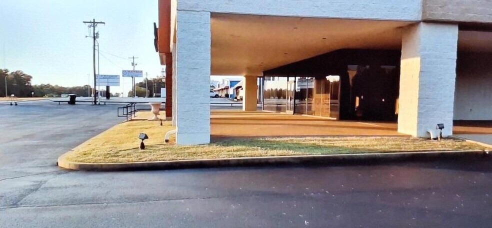 More Photos Of 1170 US Highway 45, Henderson Light Manufacturing For Sale