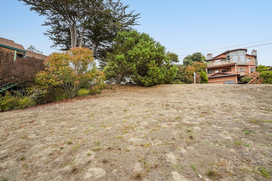 More Photos Of 00 Avenue Granada, El Granada Land For Sale