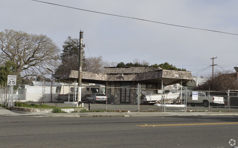 Primary Photo Of 400 Benicia Rd, Vallejo Auto Repair For Sale