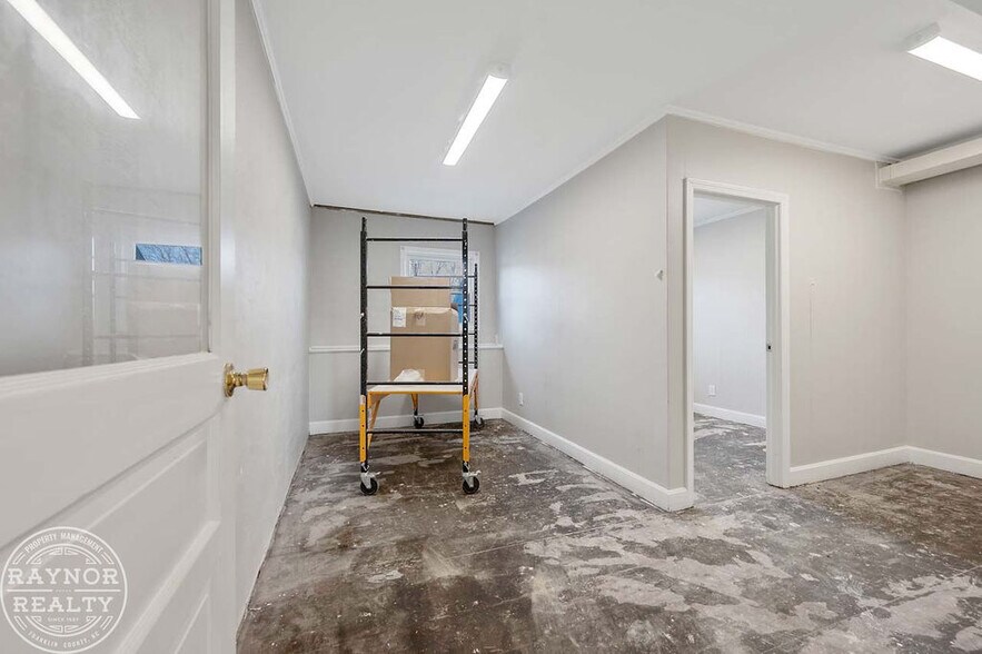 More Photos Of 608-620 Bickett Blvd, Louisburg Storefront For Lease