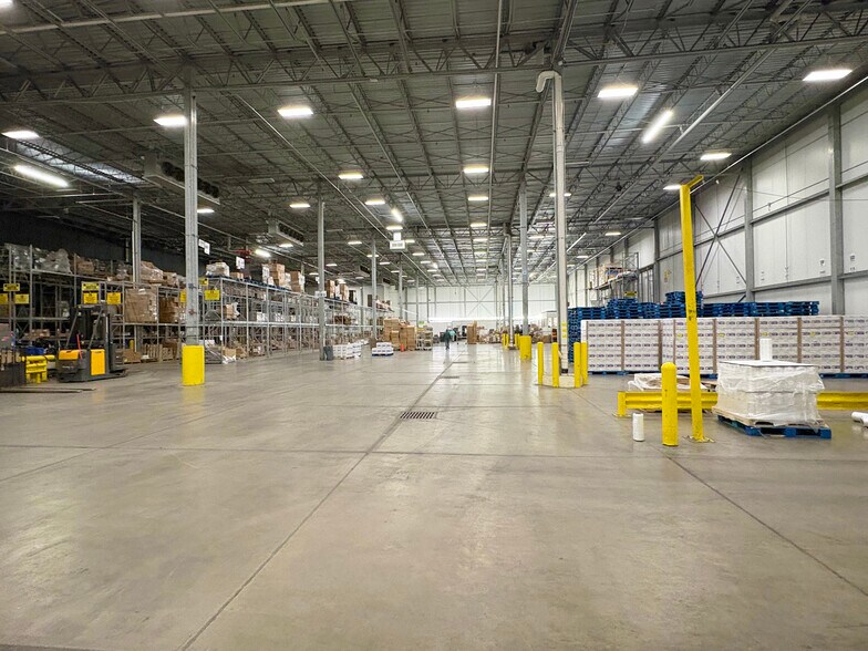 More Photos Of 12200 Corporate Dr, Parma Warehouse For Sale