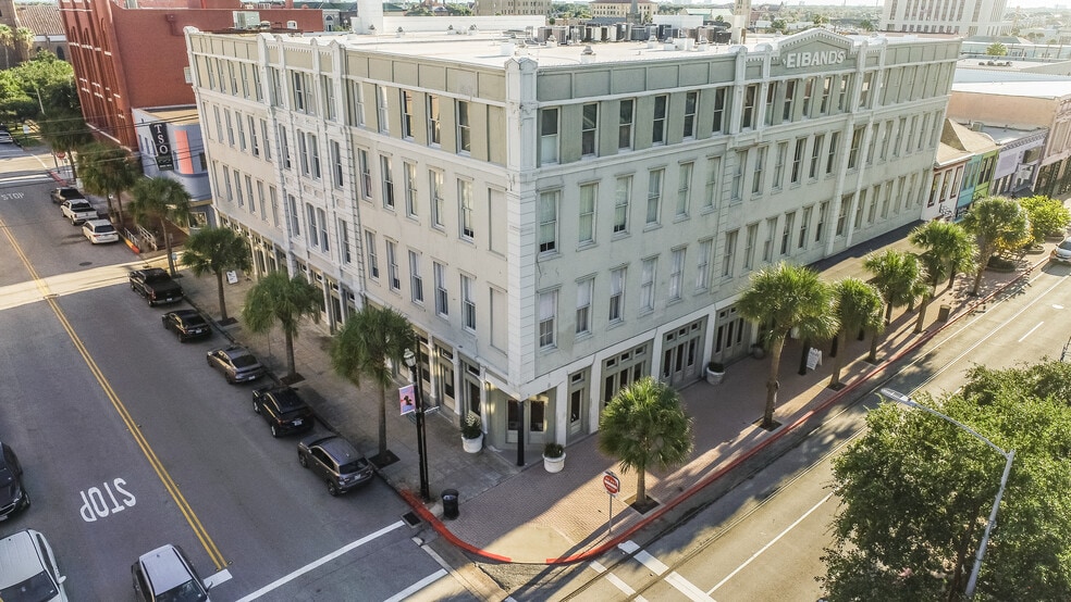 More Photos Of 2207 Post Office St, Galveston Apartments For Lease